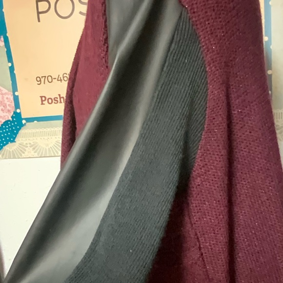 ๐ Maurices Cardigan Pending local pick up ๐ - Picture 3 of 5
